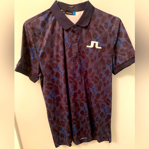 Set of 2 Men’s golf shirts J Lindeberg and Oakley In good condition. - Picture 6 of 8